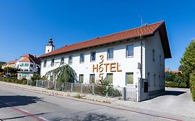 Hotel 365